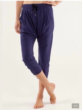 Lululemon Modern Tranquil Drop Crotch Harem Pant in Dense Purple Size 4